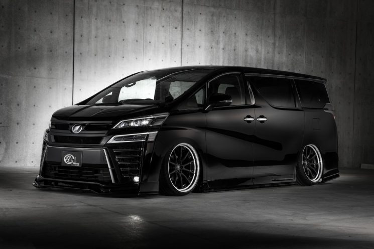 Kuhl ヴェルファイア ゴールデンアイズ アルファード タイプゴールド特別仕様車 発売開始 Kuhl各店舗では Kuhlpremiumエアロパーツ Verz Wheels装着のお得な新車コンプリートカー販売もスタート ヴェルファイア 編 Kuhl片岡より